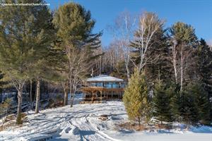 waterfront cottage rentals Sainte-Béatrix, Lanaudière