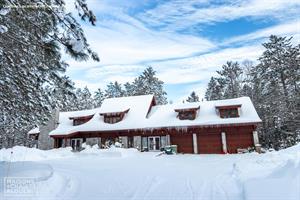 waterfront cottage rentals Saint-Tite, Mauricie