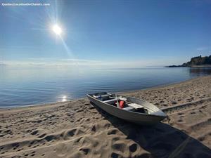 waterfront cottage rentals Saint-Henri-de-Taillon, Saguenay-Lac-St-Jean