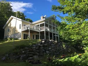 waterfront cottage rentals Lac-aux-Sables, Mauricie